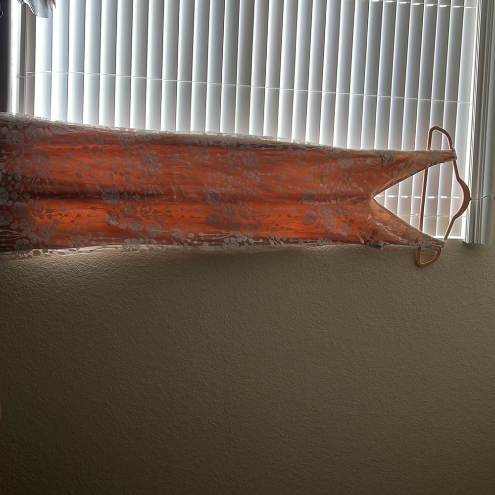 Dress - Picture 2 of 5